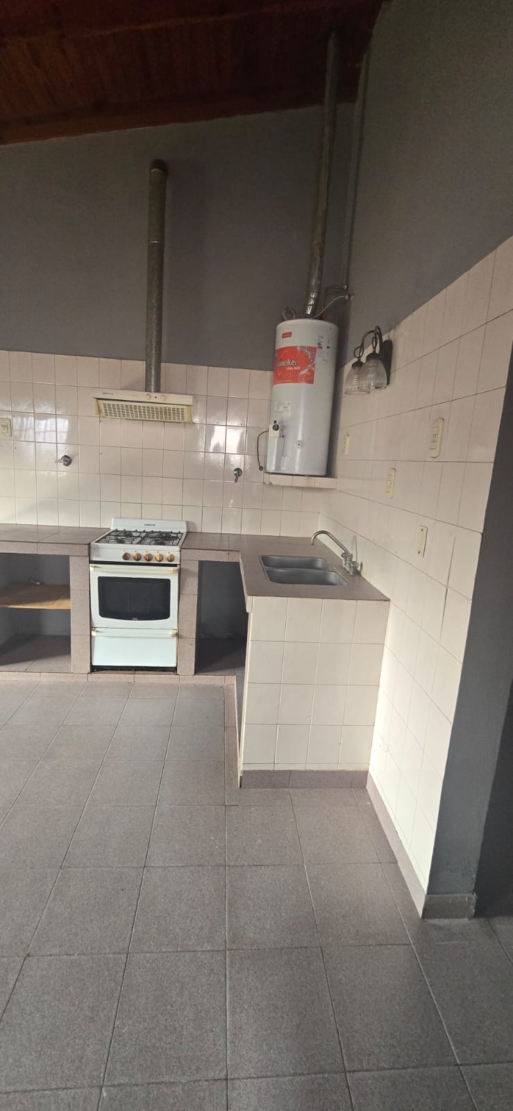 Casa en alquiler – Burzaco – Almirante Brown