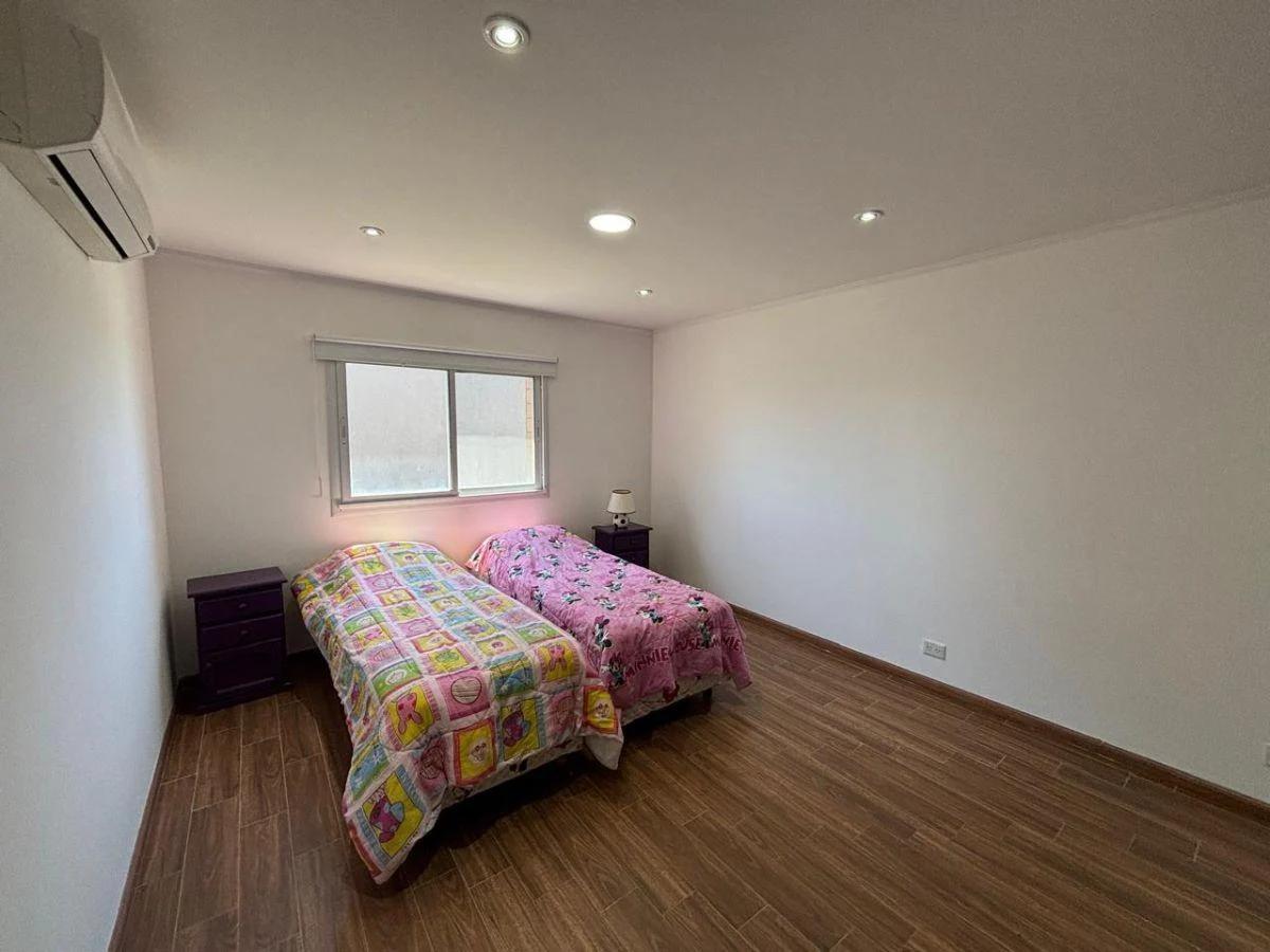 13672a27-ce9e-4539-8ef4-cde826d01ad8 Hermosa casa en venta, ubicado en el barrio Club de Campo Santa Rita, San vicente.