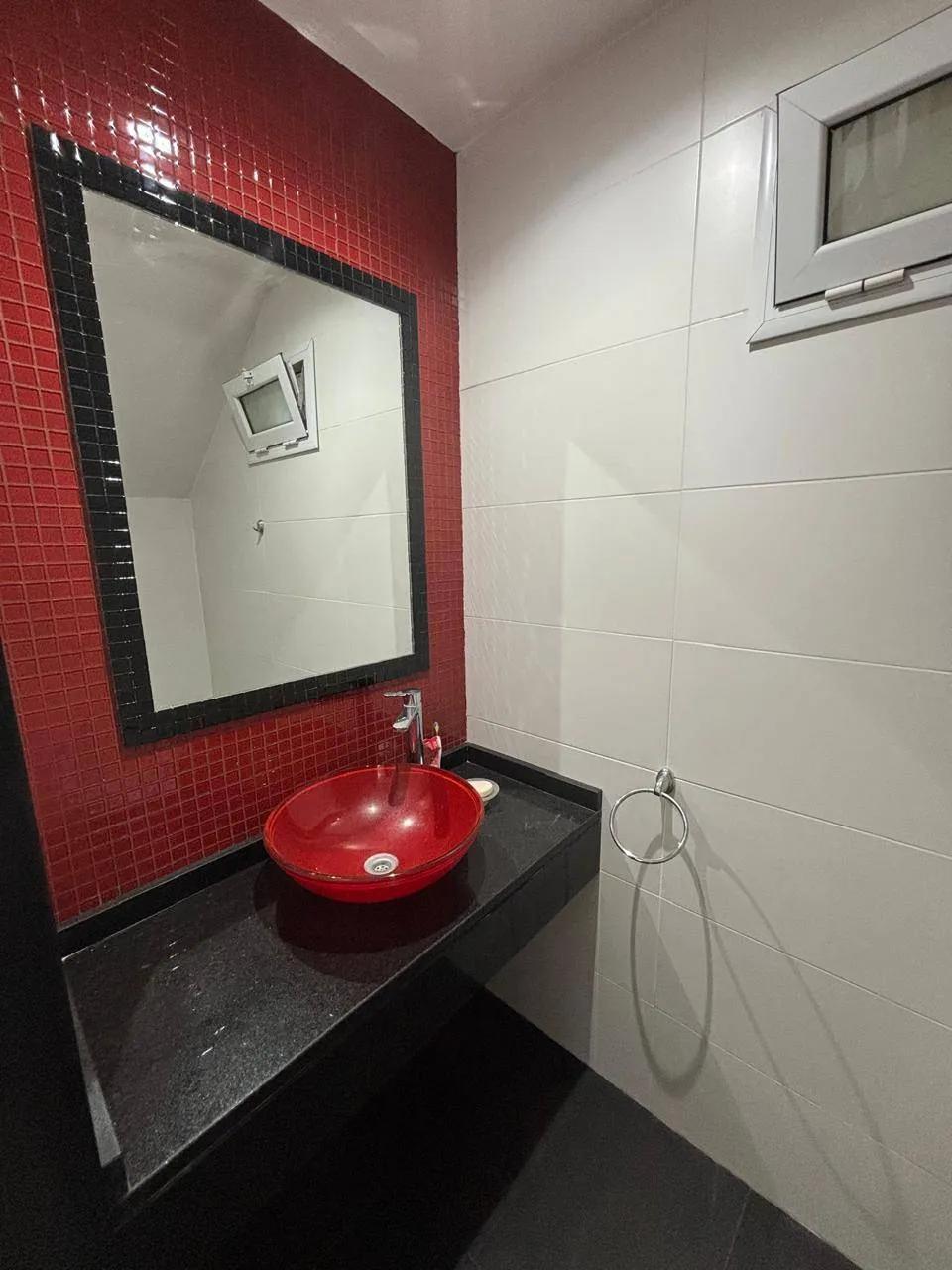 1cea4ac2-523b-46ef-ac75-a08443a1f68c Hermosa casa en venta, ubicado en el barrio Club de Campo Santa Rita, San vicente.