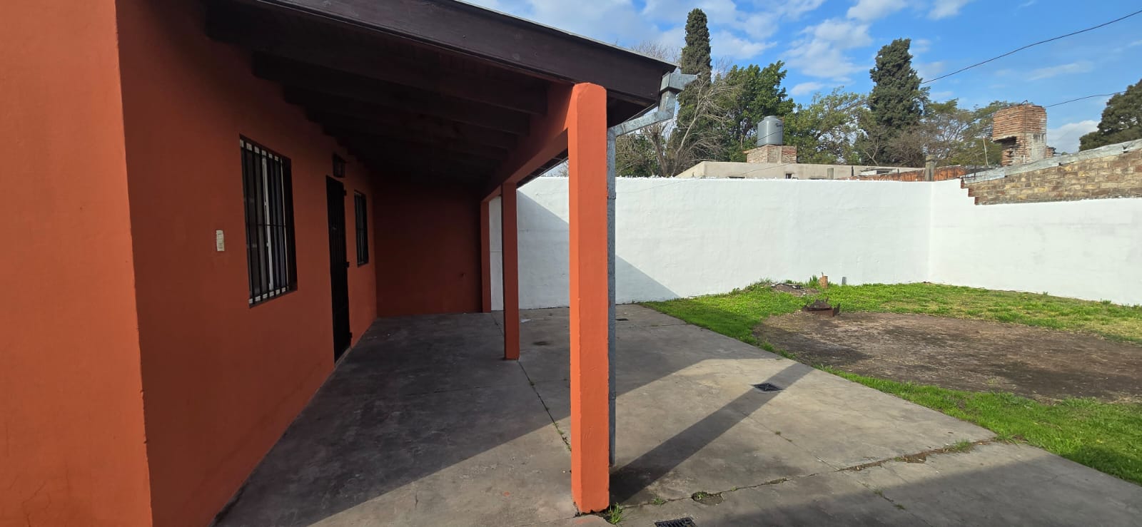 Casa en alquiler – Burzaco – Almirante Brown