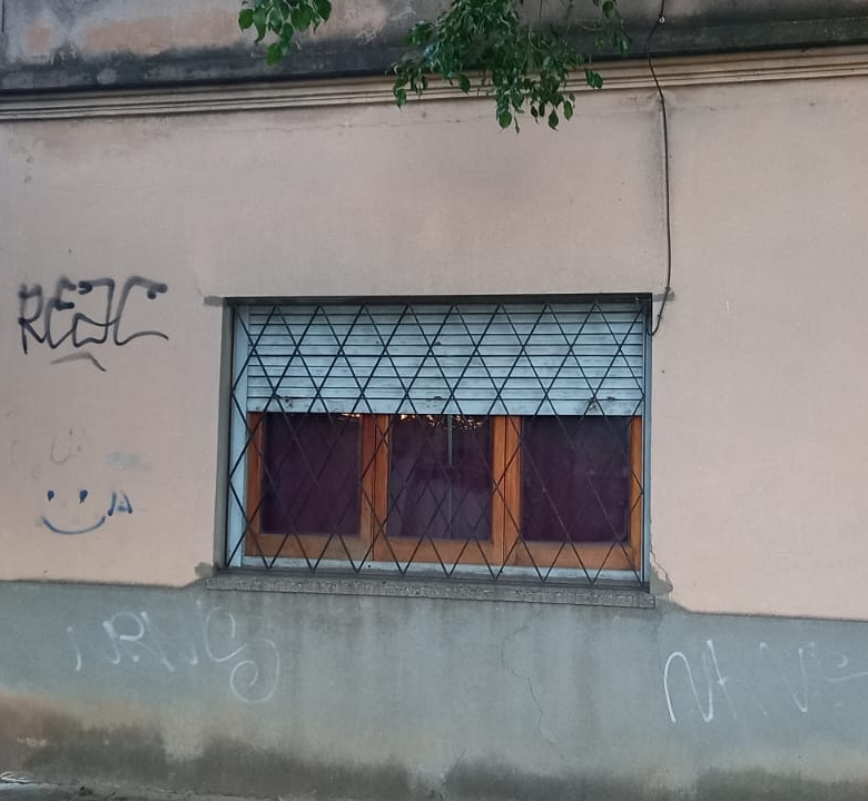 780