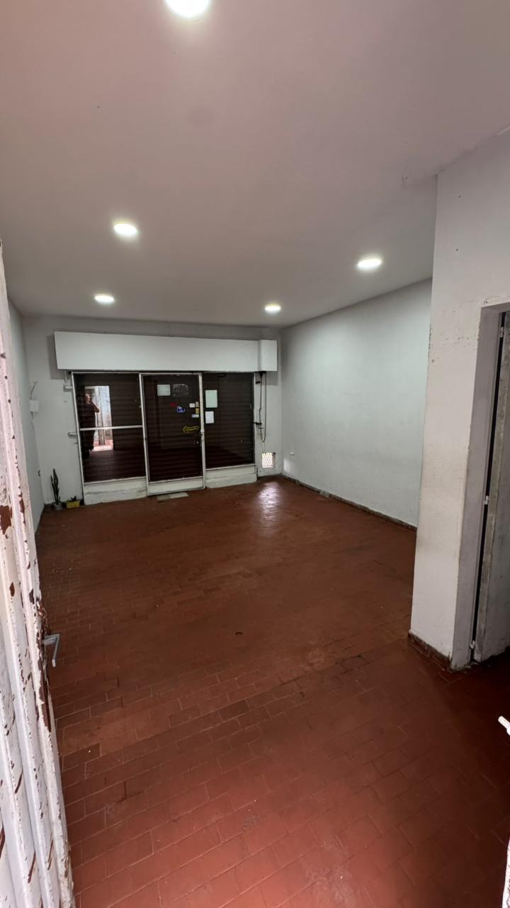 Local en alquiler – Adrogue – Almirante Brown