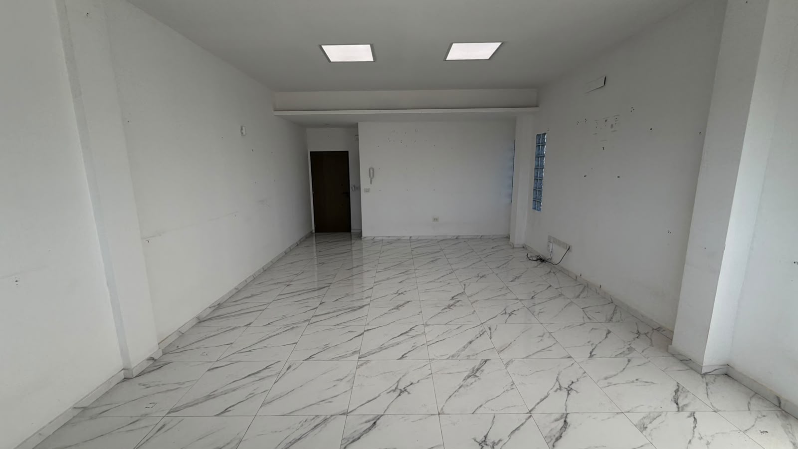 39eac147-9906-4dd3-9cf5-c916d56bb3ac Oficina comercial en alquiler – Canning –