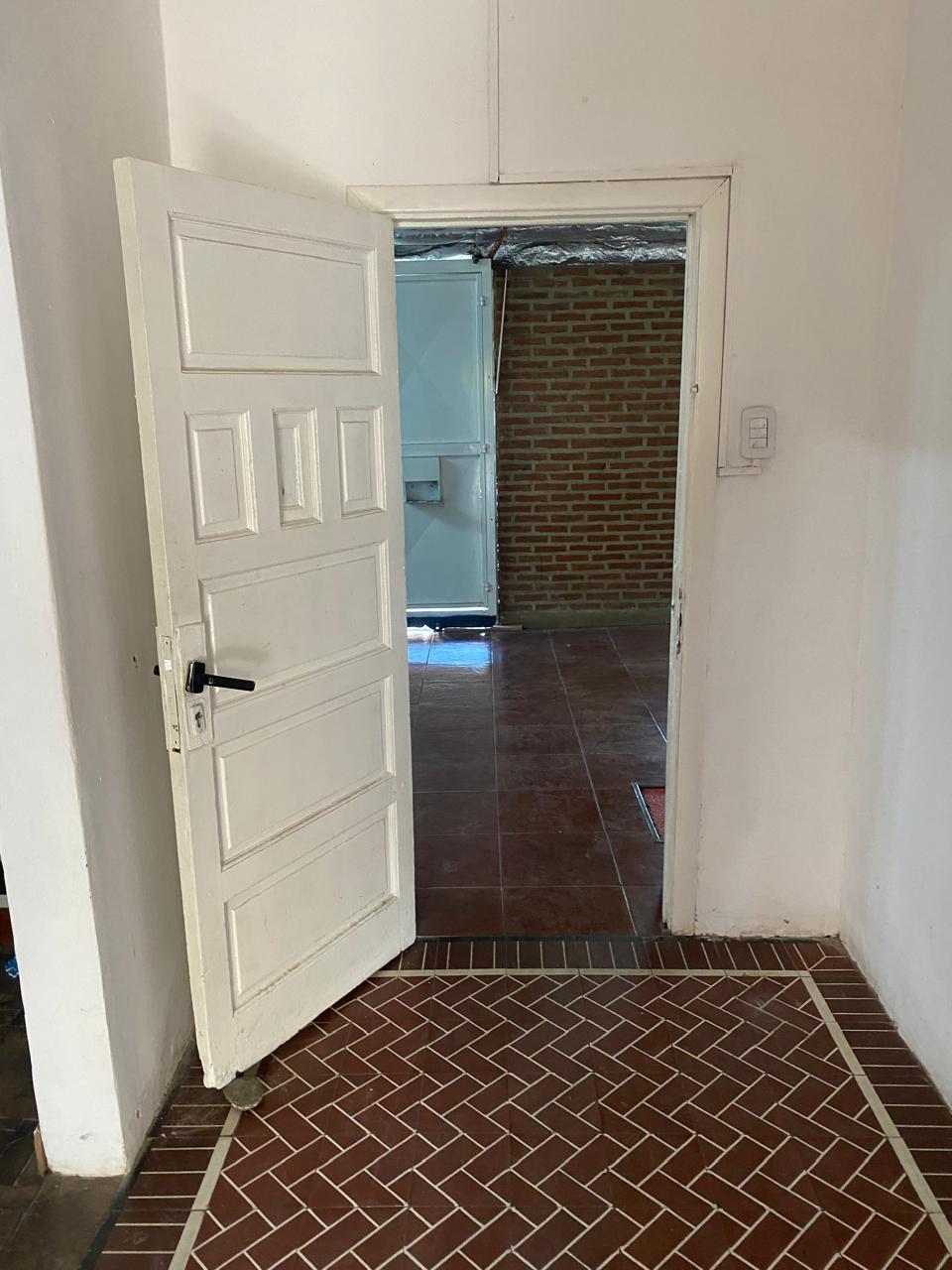 Oportunidad!! Casa en venta con departamento al fondo – Llavallol – Lomas de Zamora