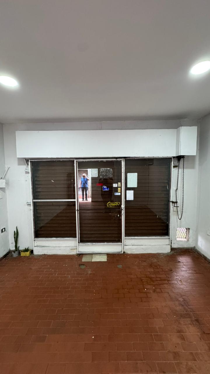 Local en alquiler – Adrogue – Almirante Brown