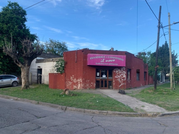 Local con terreno y vivienda en venta – Burzaco – Almirante Brown
