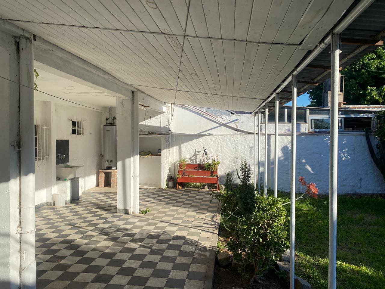 Oportunidad!! Casa en venta con departamento al fondo – Llavallol – Lomas de Zamora