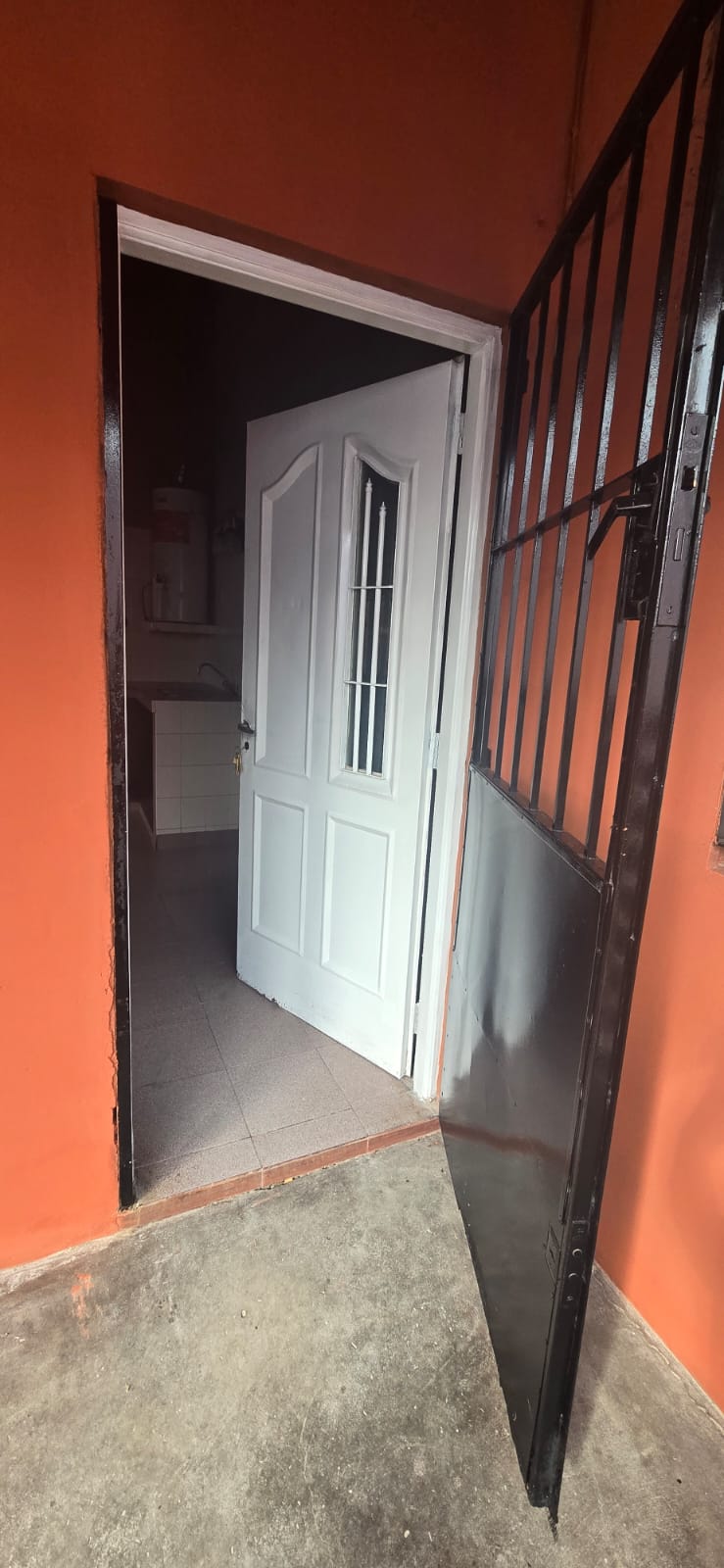 Casa en alquiler – Burzaco – Almirante Brown