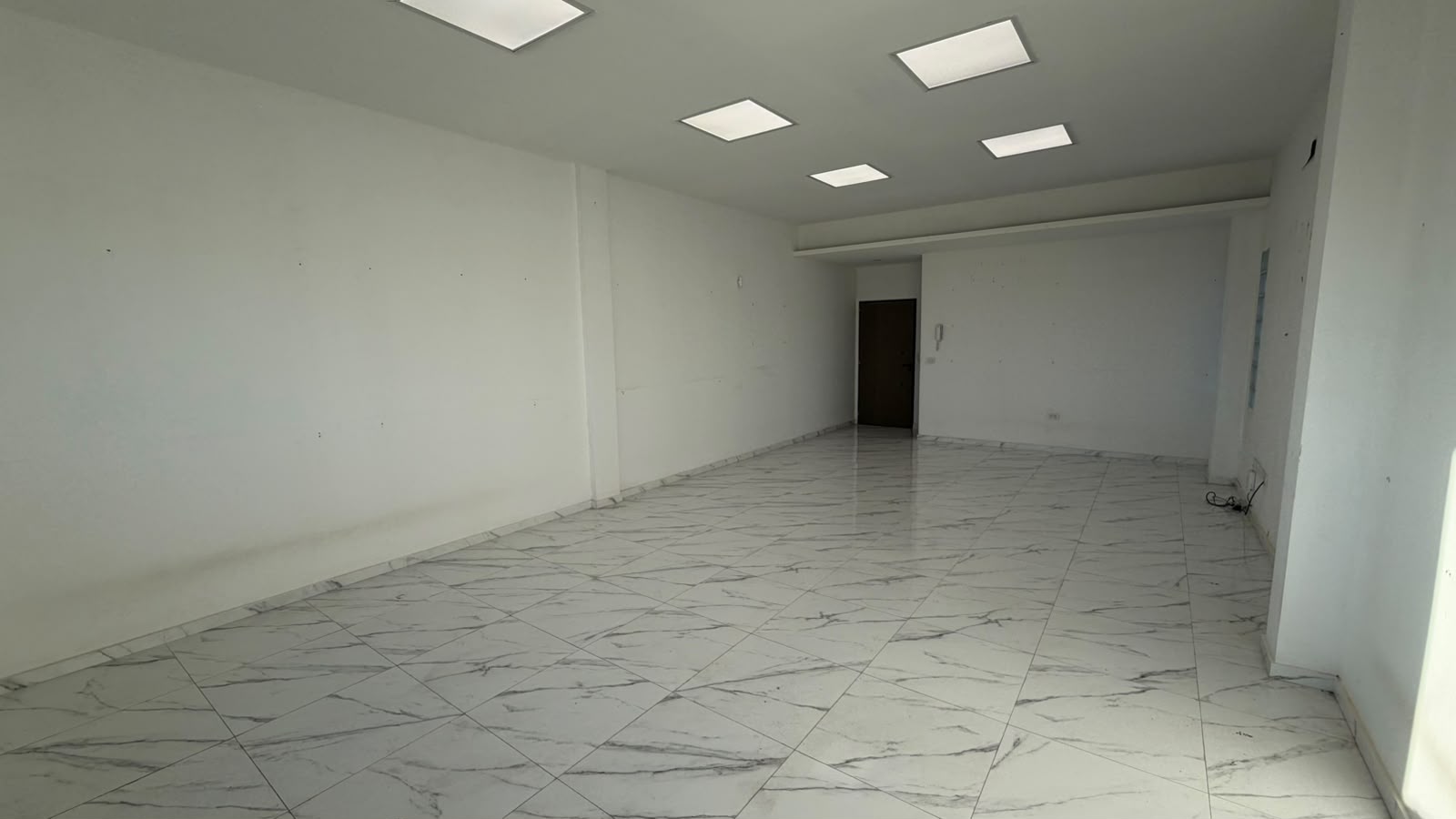 5044aad3-7c38-4ce1-a77b-a7afa9fc514a Oficina comercial en alquiler – Canning –