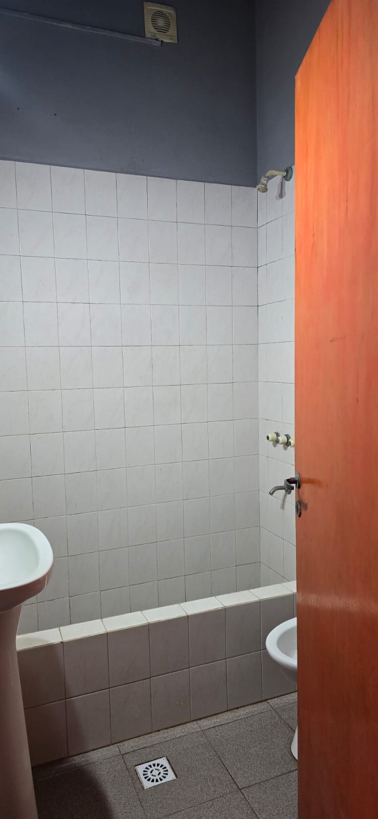 Casa en alquiler – Burzaco – Almirante Brown