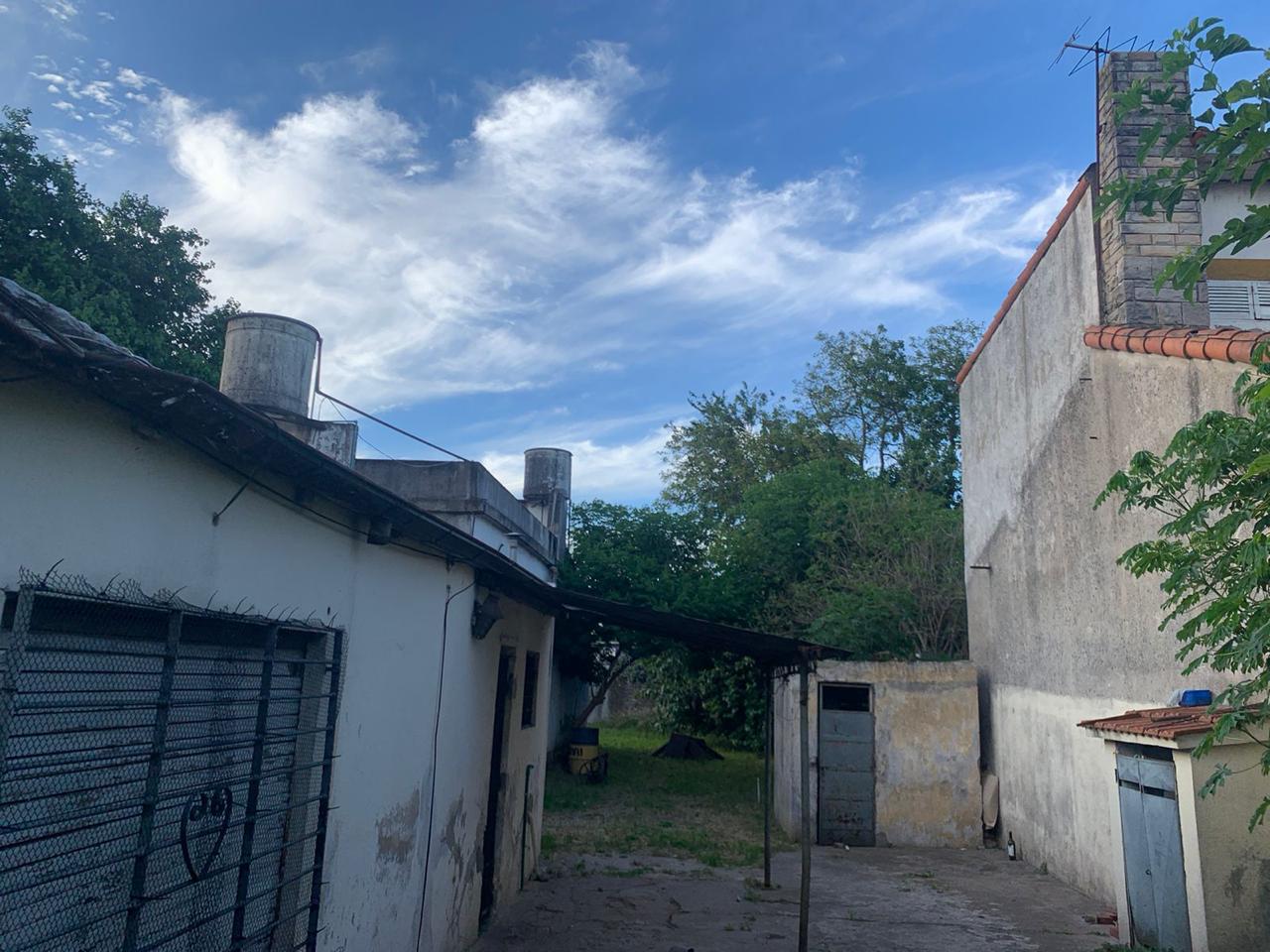 Local con terreno y vivienda en venta – Burzaco – Almirante Brown