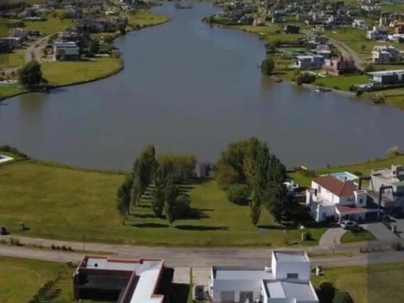 Excelente lote sobre la laguna apto credito – San vicente – Canning