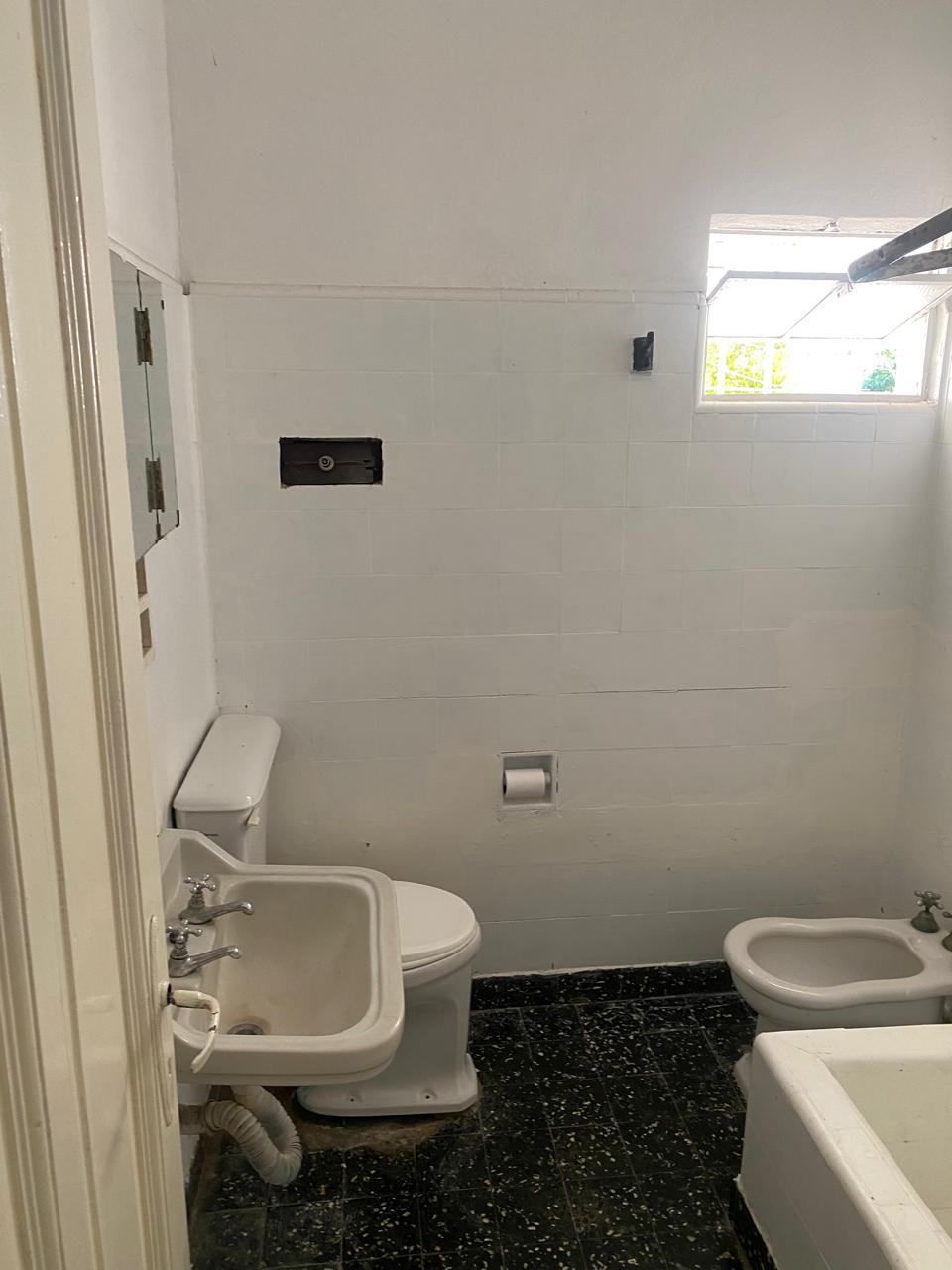 Oportunidad!! Casa en venta con departamento al fondo – Llavallol – Lomas de Zamora