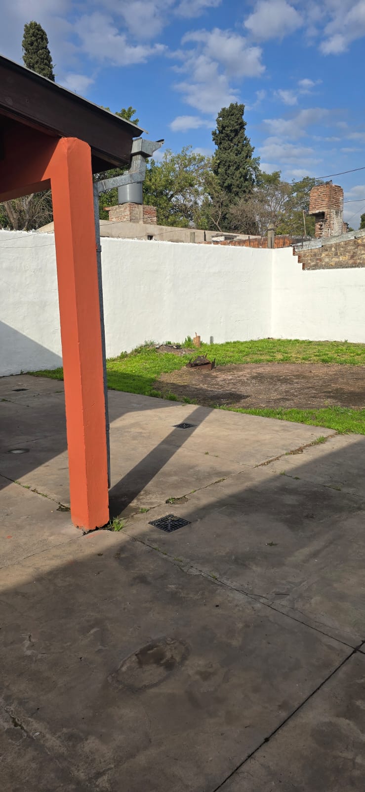 Casa en alquiler – Burzaco – Almirante Brown