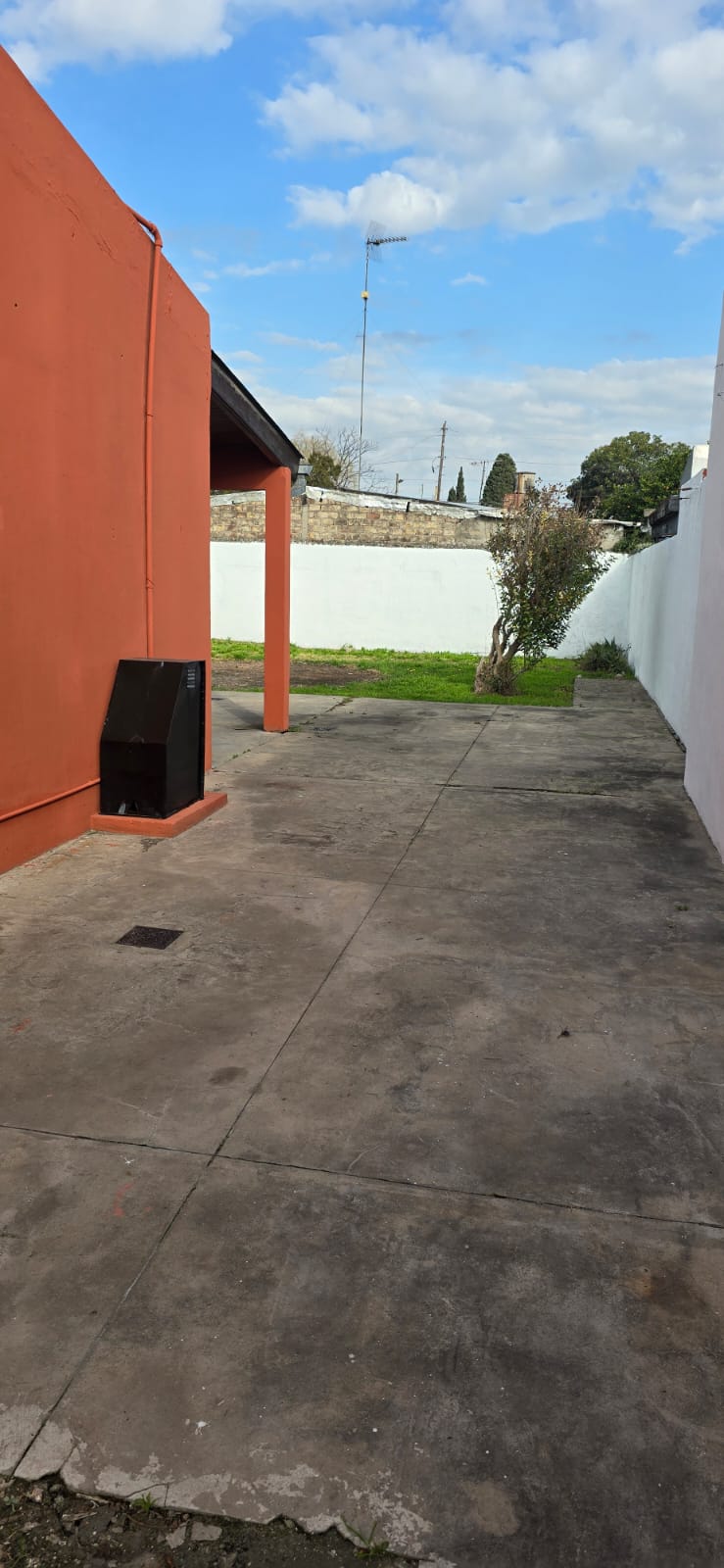Casa en alquiler – Burzaco – Almirante Brown
