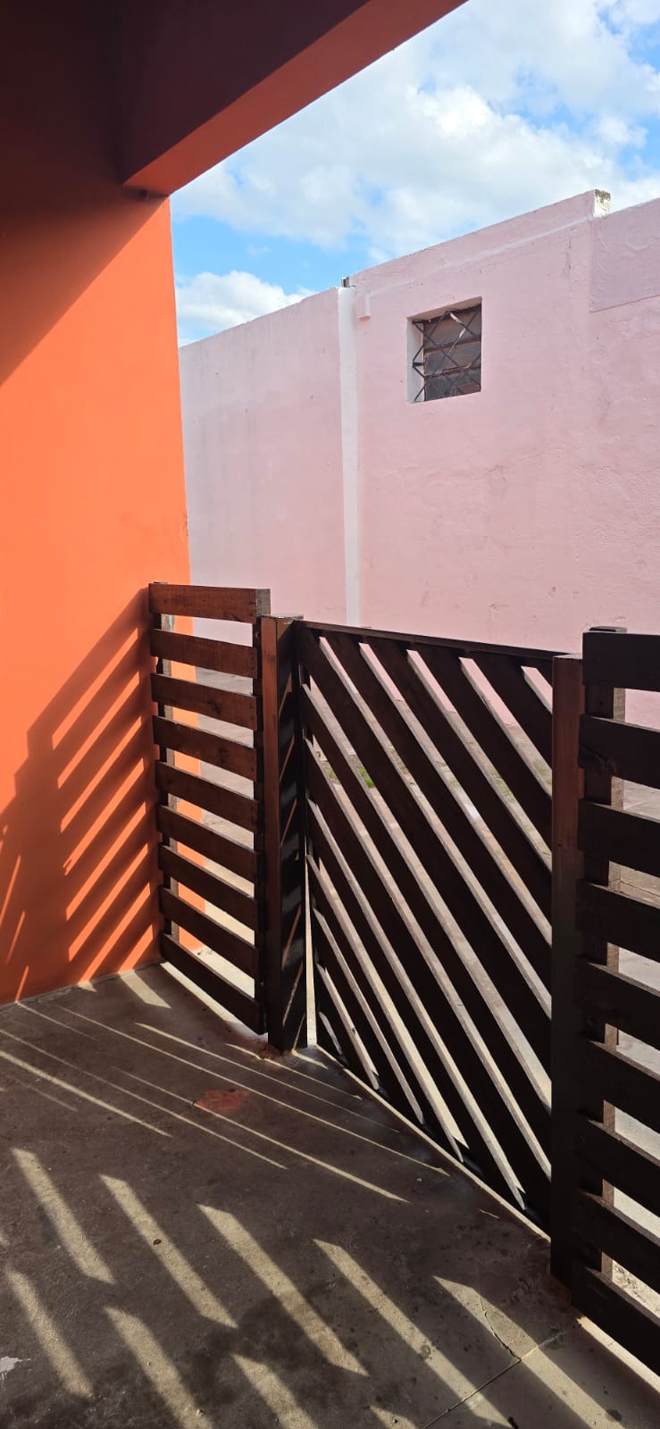 Casa en alquiler – Burzaco – Almirante Brown