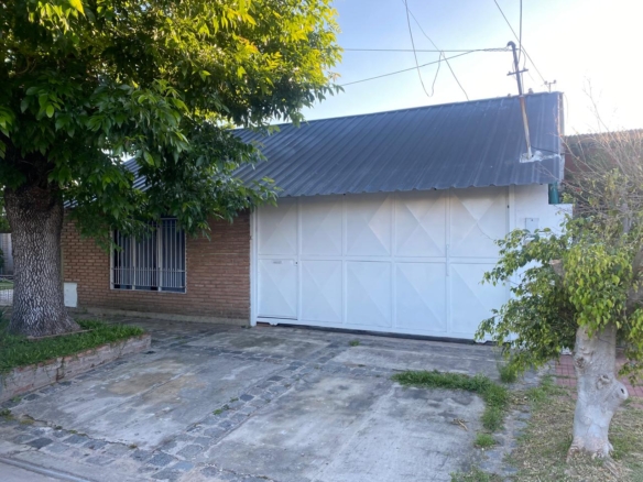 Oportunidad!! Casa en venta con departamento al fondo – Llavallol – Lomas de Zamora