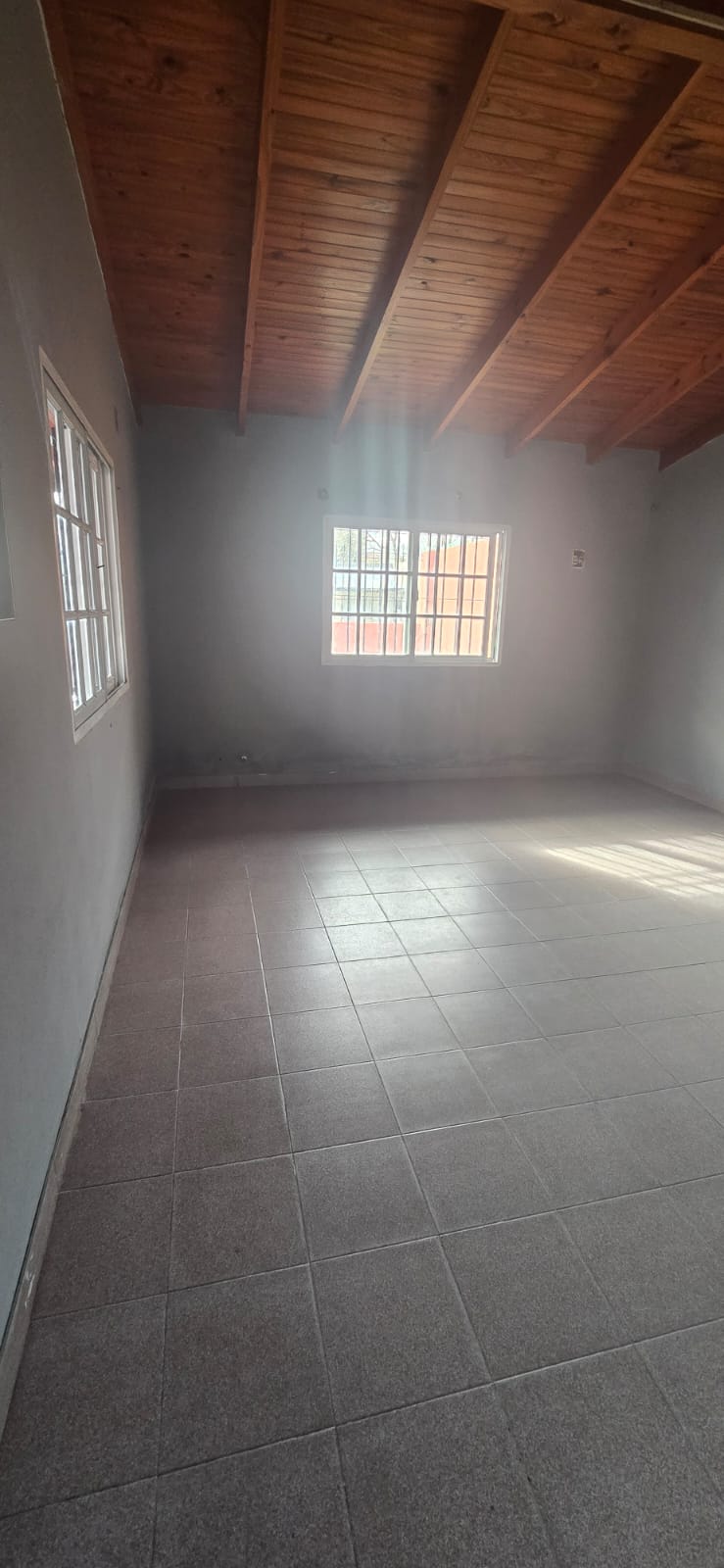 Casa en alquiler – Burzaco – Almirante Brown