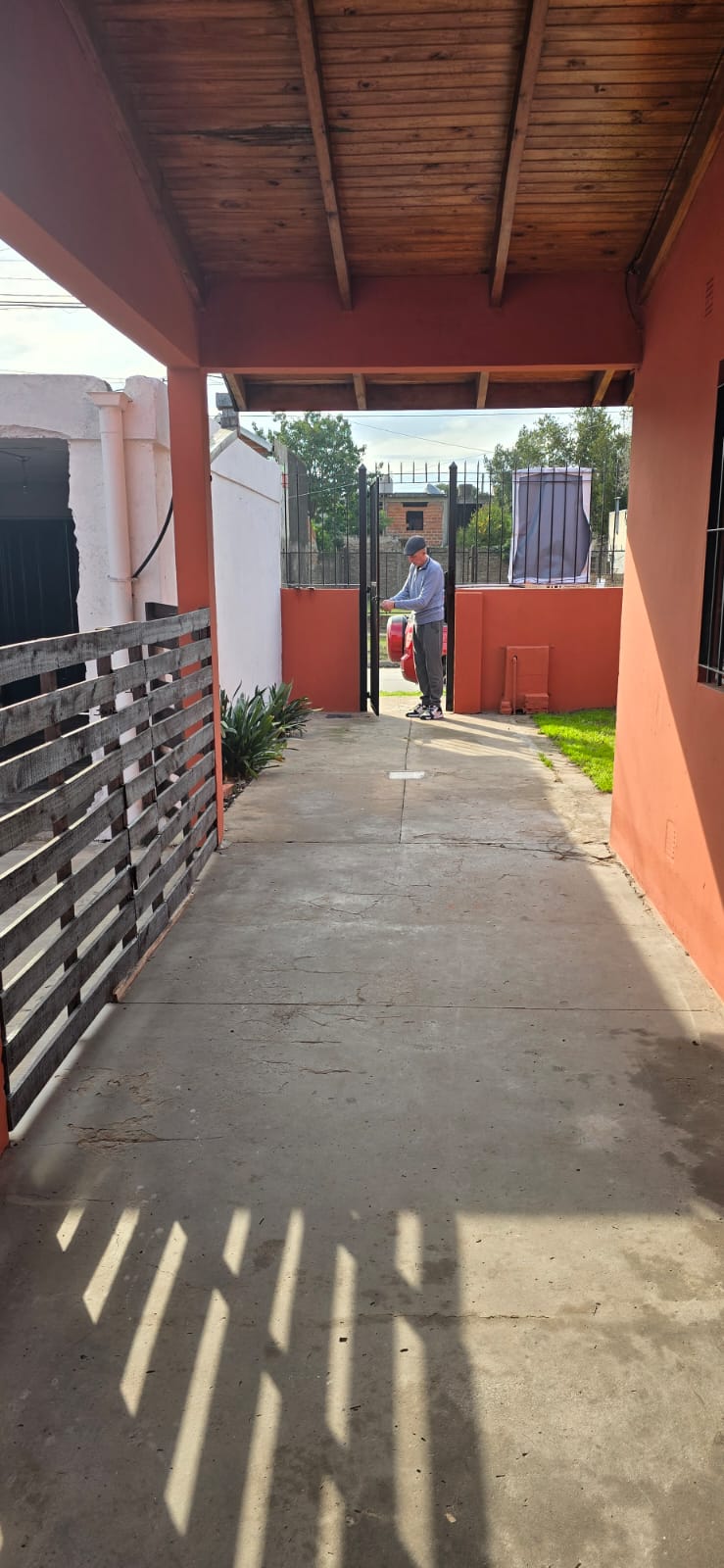 Casa en alquiler – Burzaco – Almirante Brown