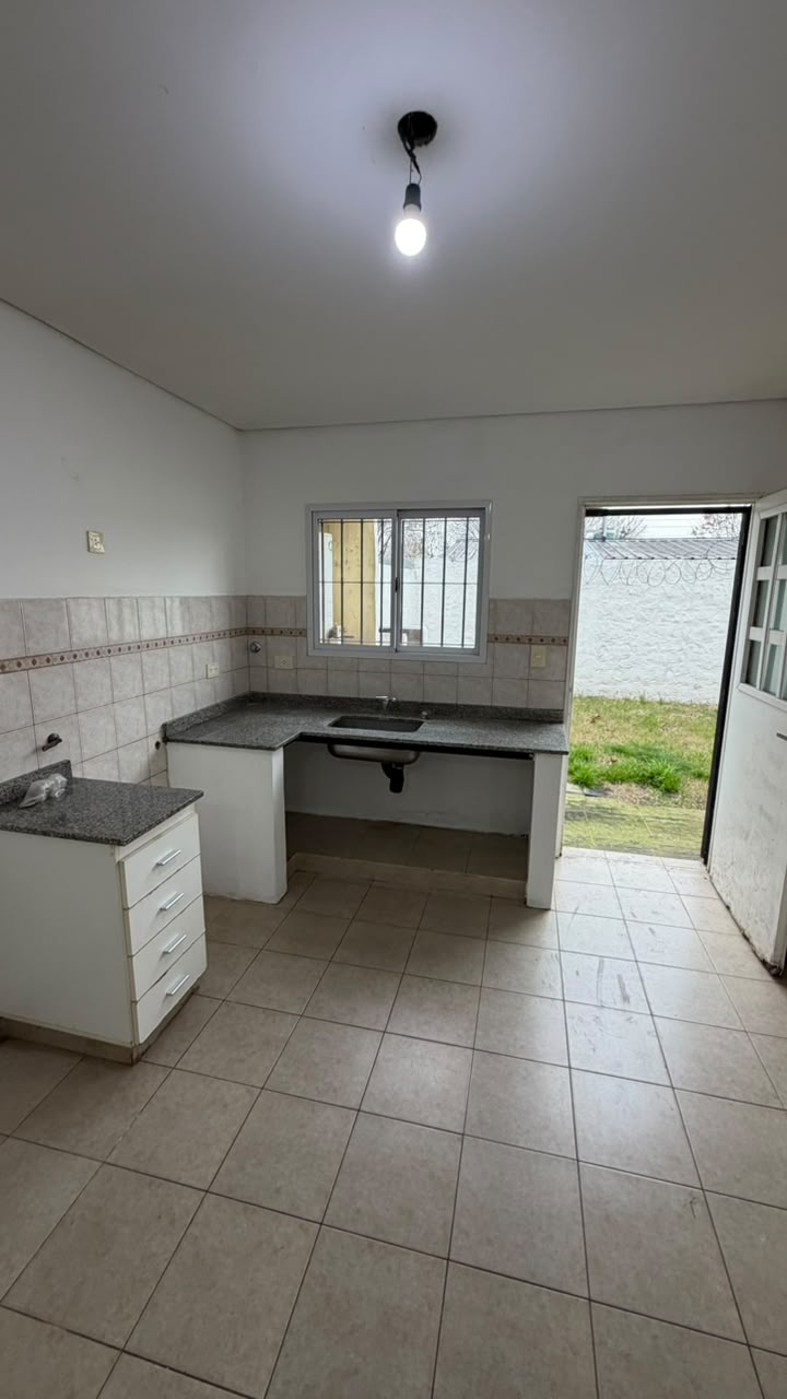965b654a-c951-4c7a-94b5-c8b01a08d647 Departamento en alquiler – Llavallol – Lomas de Zamora