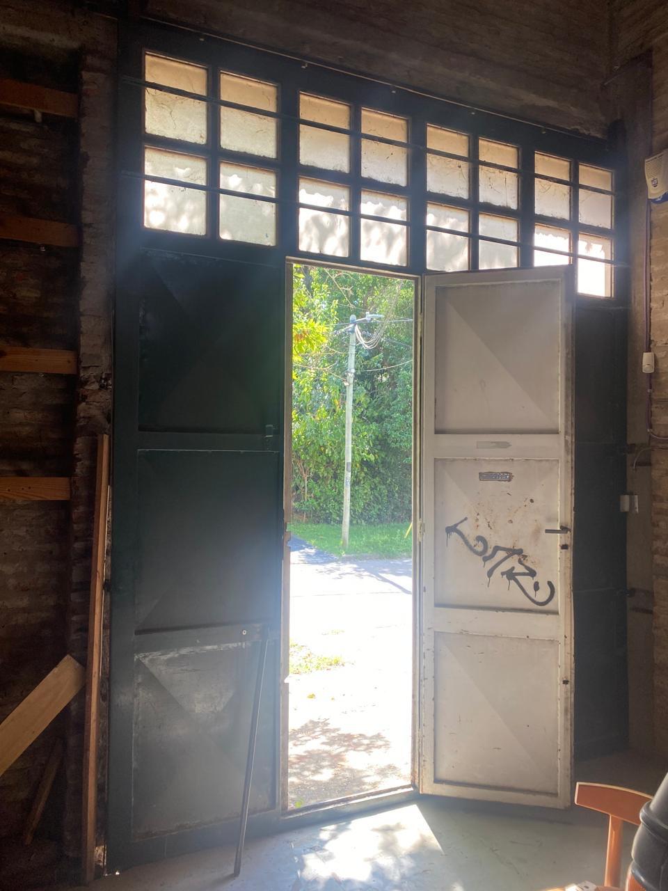 Galpon en venta – Burzaco – Almirante