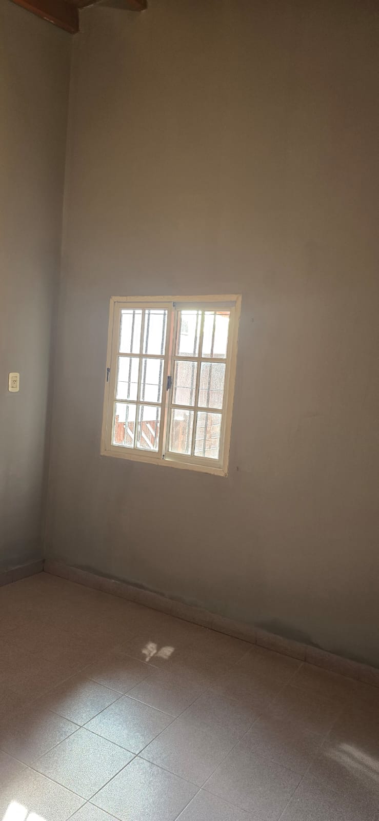 Casa en alquiler – Burzaco – Almirante Brown