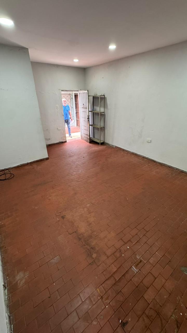 Local en alquiler – Adrogue – Almirante Brown