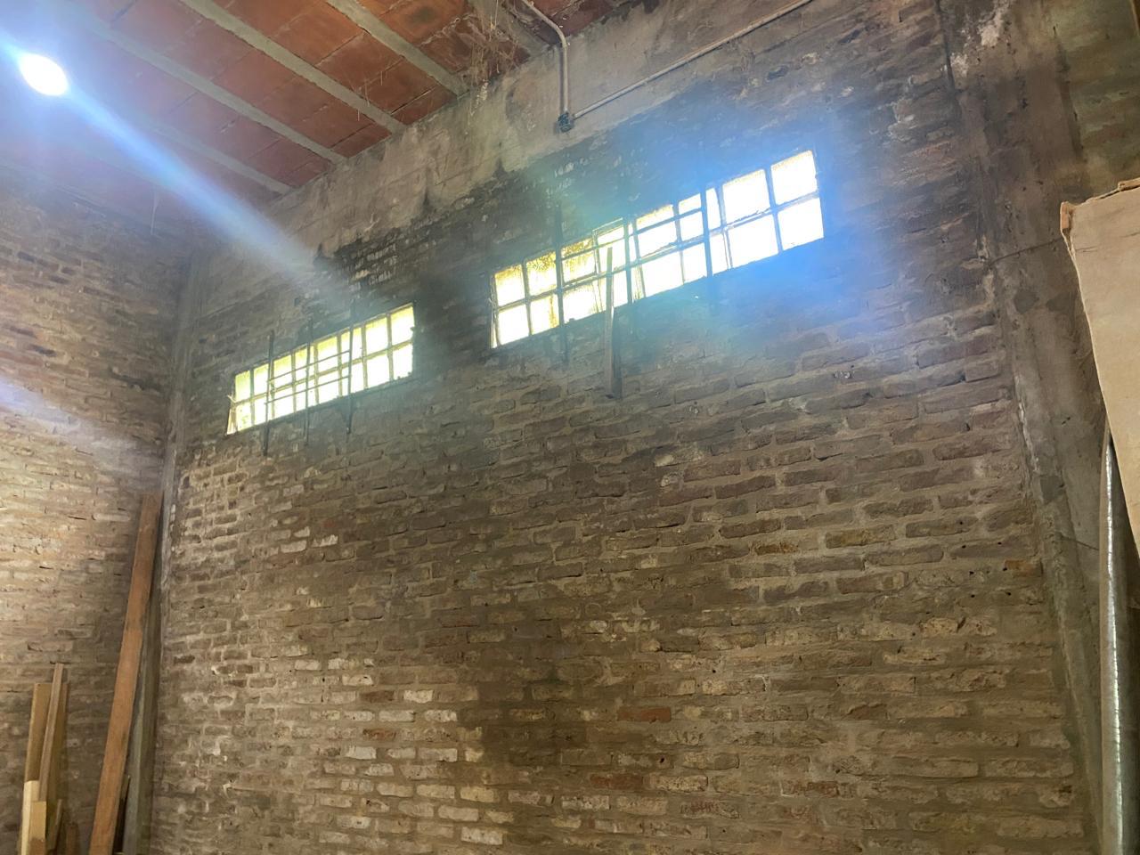 Galpon en venta – Burzaco – Almirante