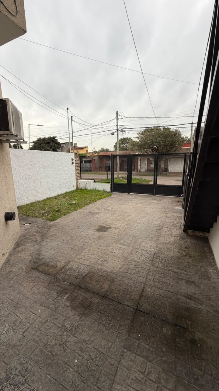ceda2180-39b6-4658-91f8-256390243577 Departamento en alquiler – Llavallol – Lomas de Zamora