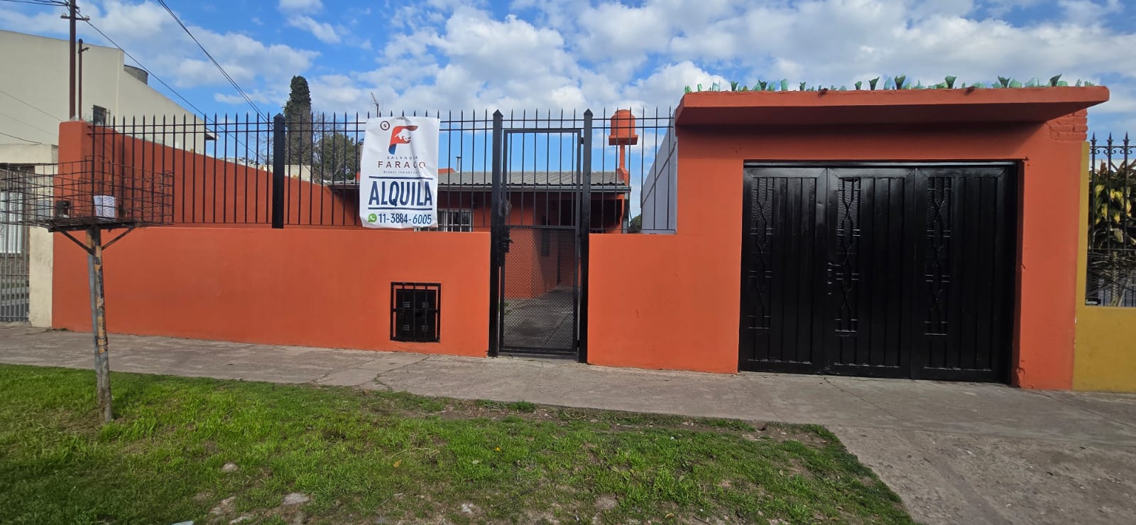 Casa en alquiler – Burzaco – Almirante Brown
