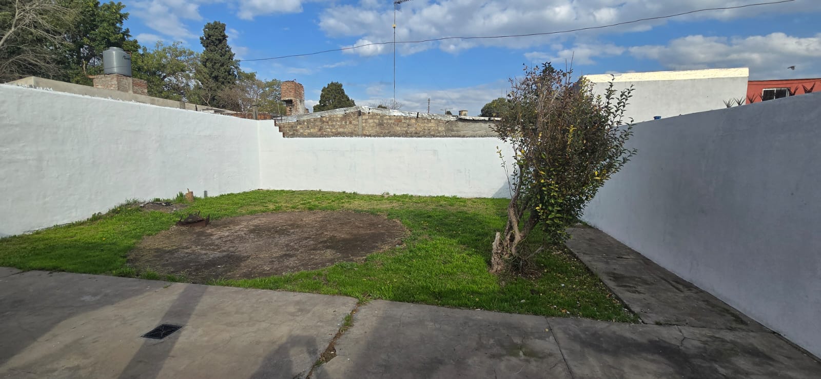 Casa en alquiler – Burzaco – Almirante Brown