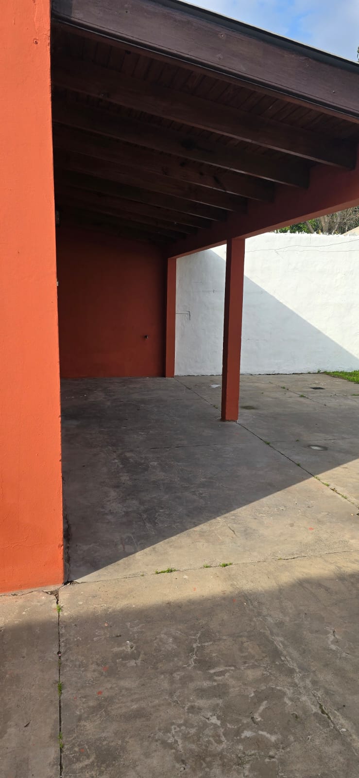 Casa en alquiler – Burzaco – Almirante Brown