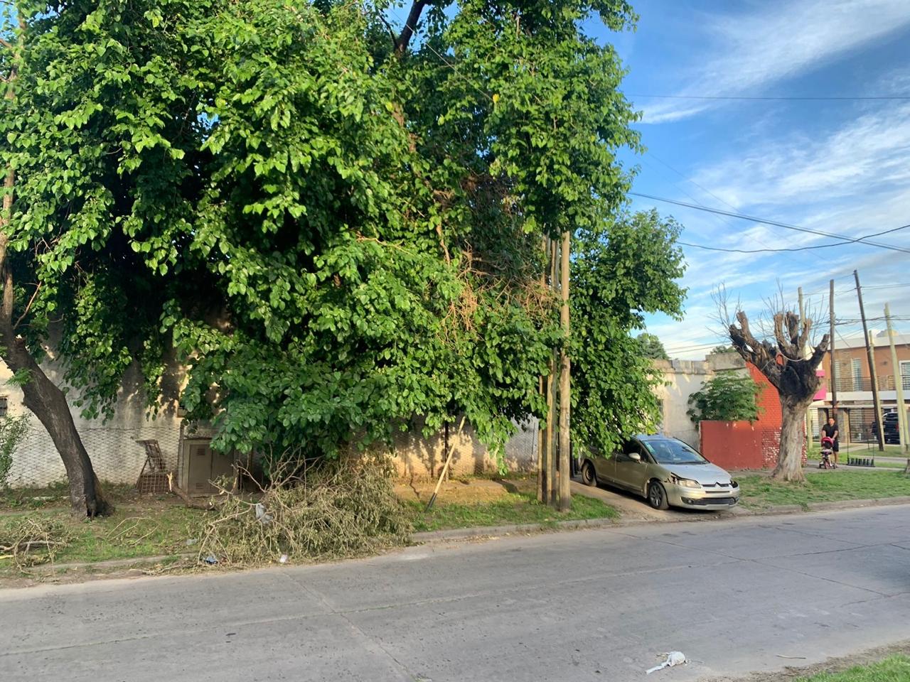 Local con terreno y vivienda en venta – Burzaco – Almirante Brown