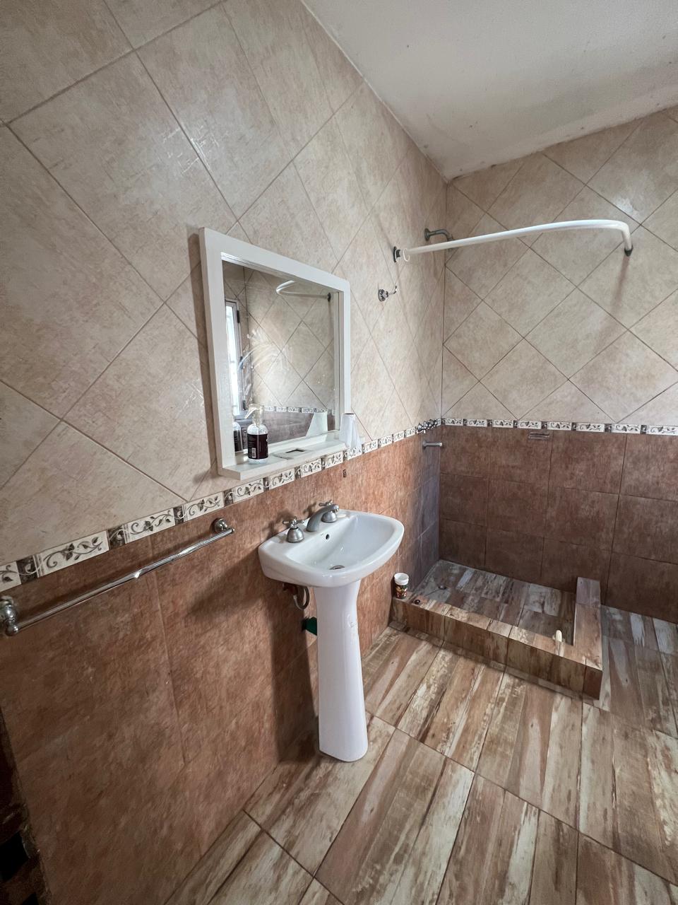 45f6eb07-34d1-492f-b1de-70bf227425ea Departamento tipo casa al fondo en alquiler – Malvinas Argentinas – Almirante Brown