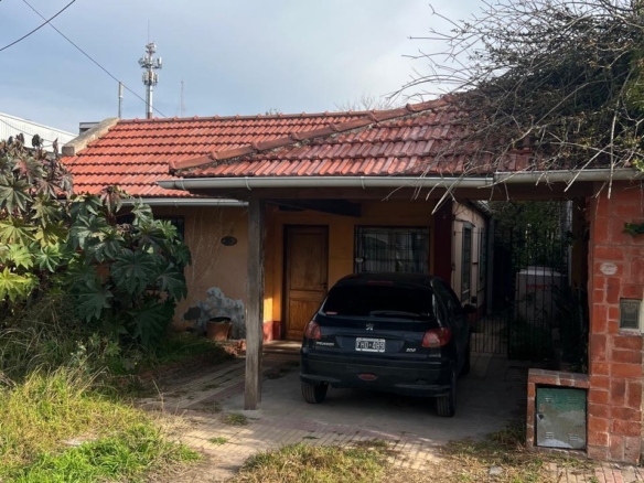 Casa con departamento al fondo en venta – Malvinas Argentinas –  Almirante Brown