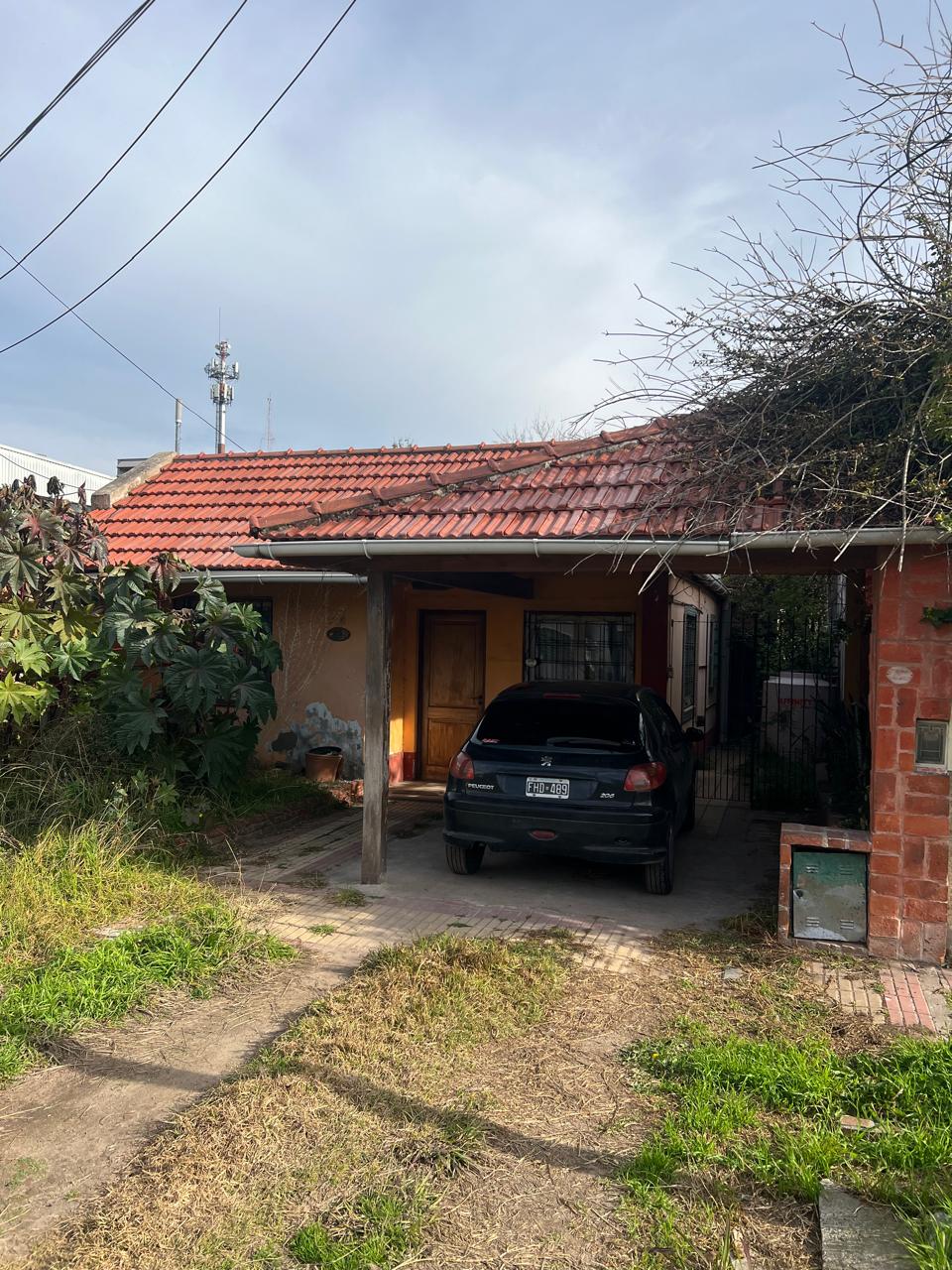 69b522a8-d9ec-43b3-9025-1852f3e17060 Casa con departamento al fondo en venta – Malvinas Argentinas – Almirante Brown