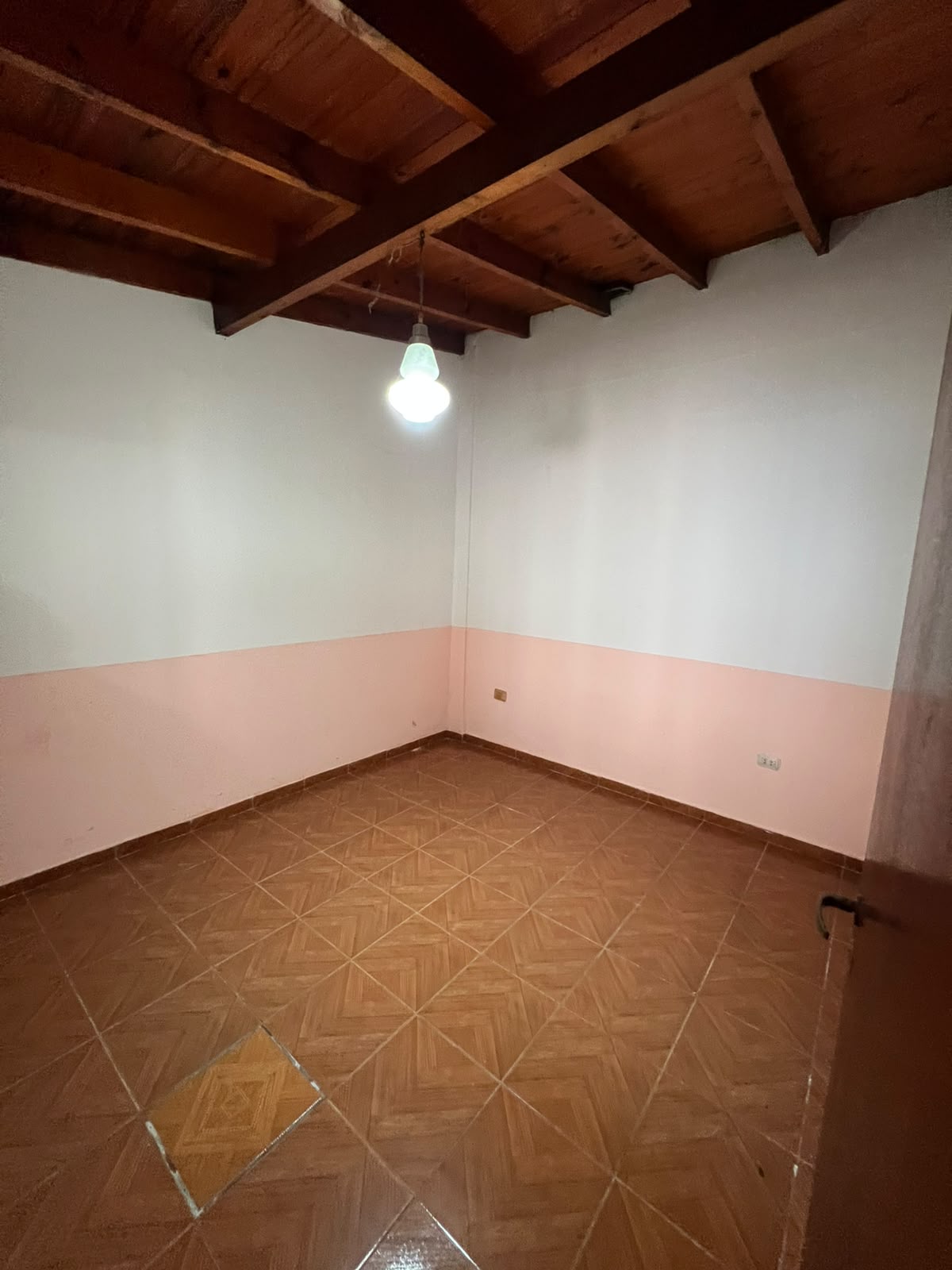6e5f0a51-0634-4a1f-a8e4-90b2e2ea21f0 Departamento al fondo en alquiler – Jose Marmol – Almirante Brown