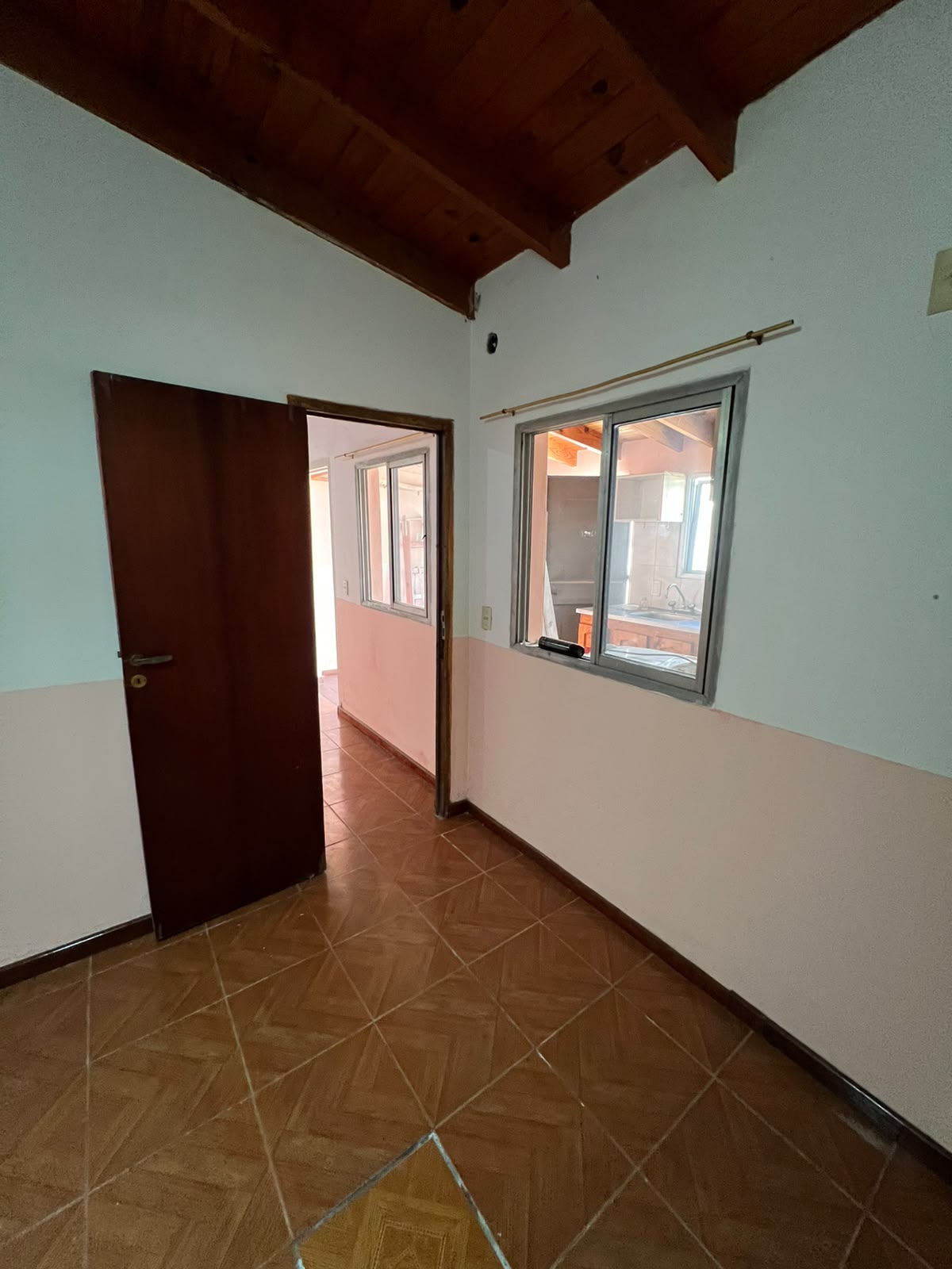 8c2d5f32-155f-4ba2-a3b2-2f919b45af06 Departamento al fondo en alquiler – Jose Marmol – Almirante Brown
