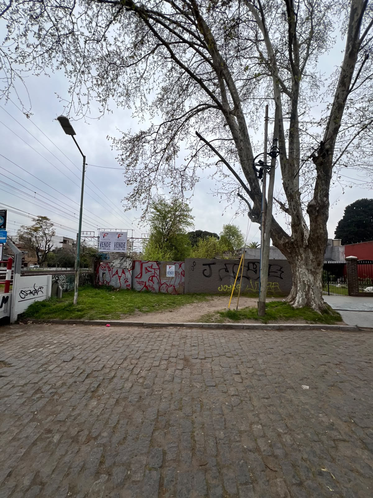 adb4137f-c781-4c86-a7fa-2b57a3a59094 Terreno en venta – Banfield – Lomas de Zamora