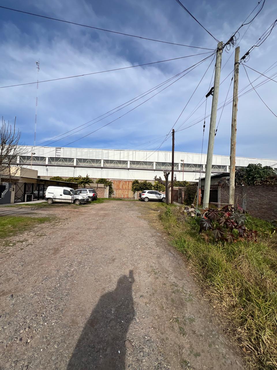 c7525073-1108-4d0b-8a57-5c019531f83b Casa con departamento al fondo en venta – Malvinas Argentinas – Almirante Brown
