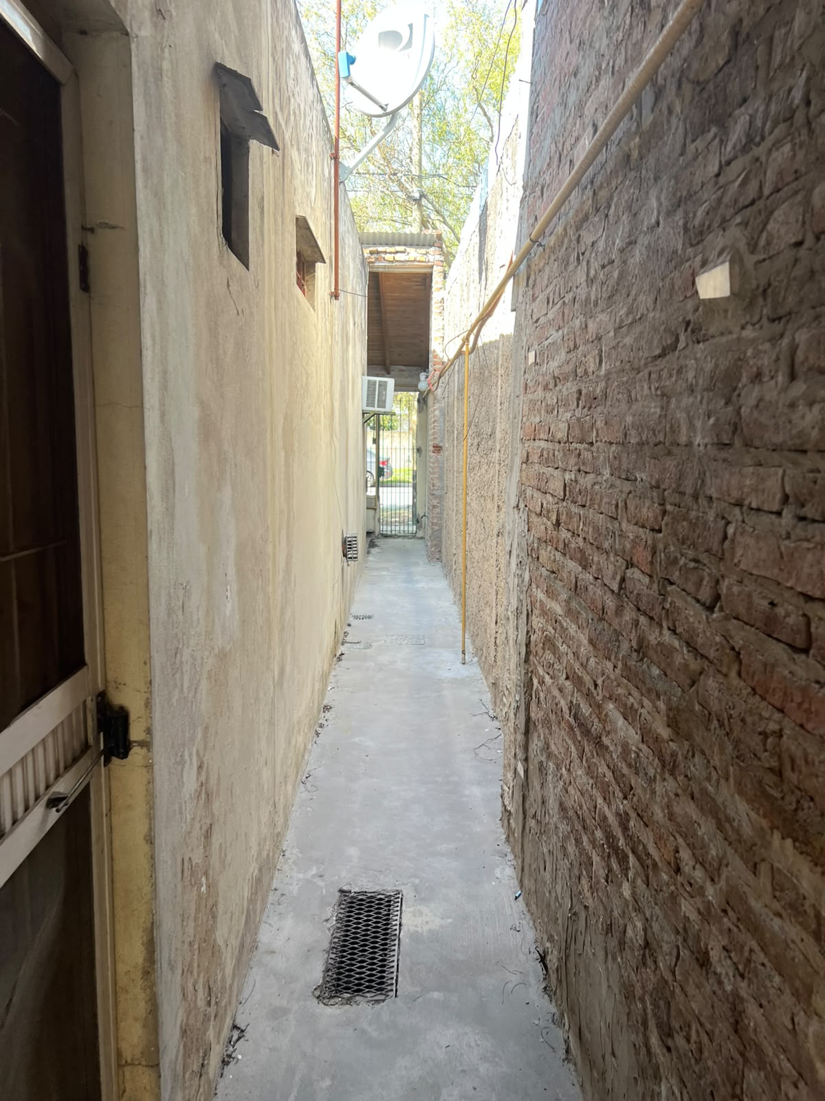 c9057b21-f55f-4462-8501-360fc05dfe73 Departamento al fondo en alquiler – Jose Marmol – Almirante Brown