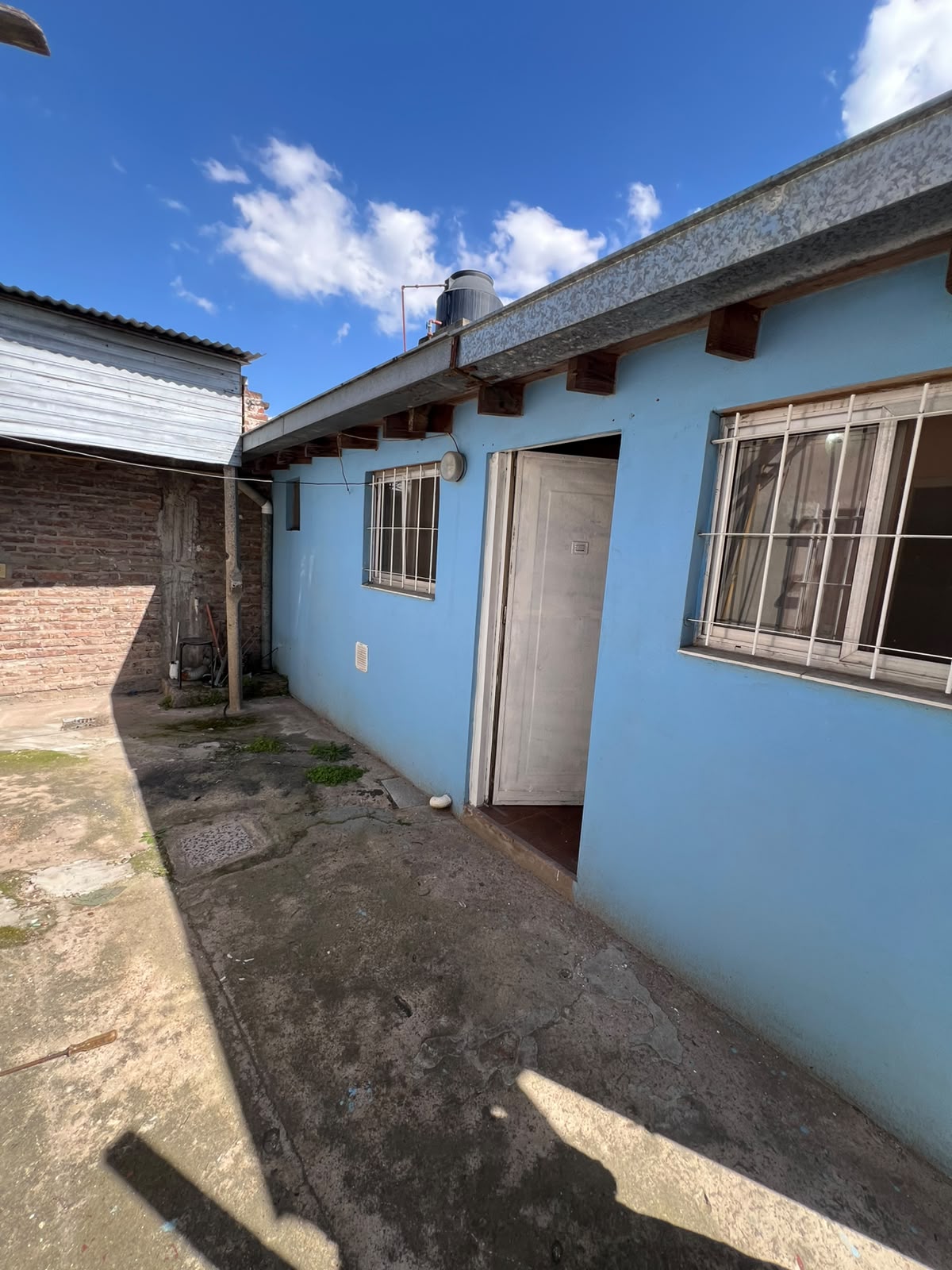 cb2e25e4-d06a-4200-a868-c9ca2e661a1a Departamento al fondo en alquiler – Jose Marmol – Almirante Brown