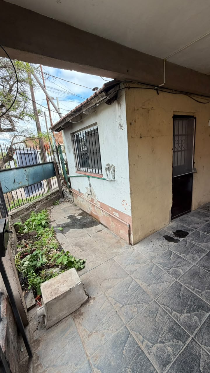 b28127df-a1a5-49ef-aed8-7faffc7a782c Casa en alquiler – Turdera – Lomas de zamora